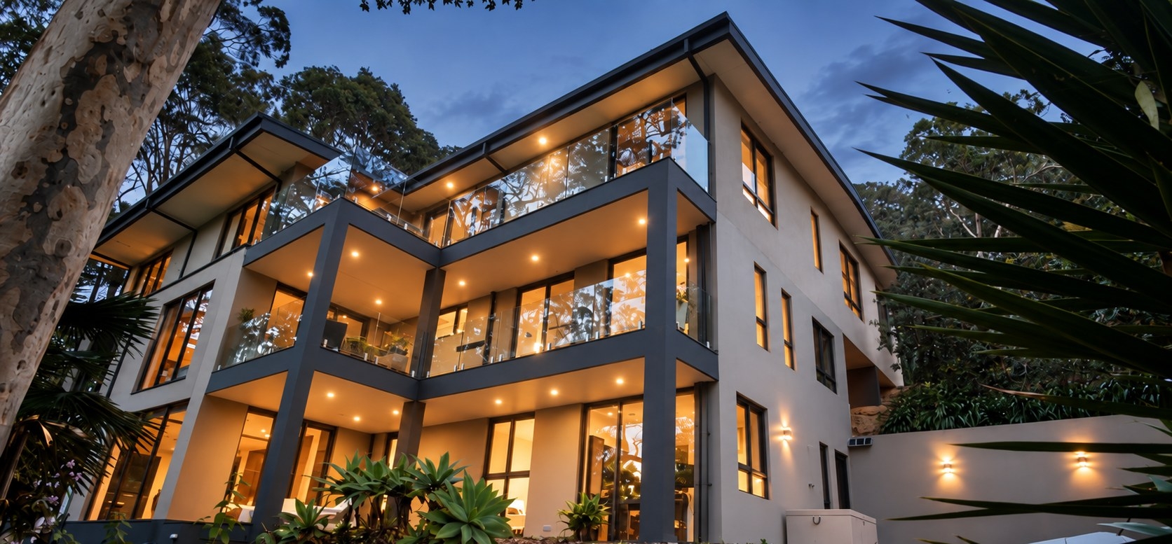 Bayview 多代同堂豪宅｜澳元550万–600万｜独立起居空间・三层电梯・约5,800㎡土地
