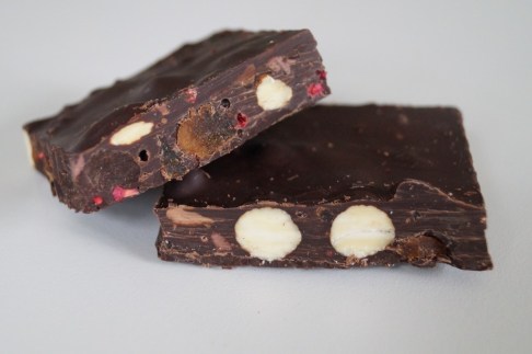 rocky road med hindbær og skumfiduser