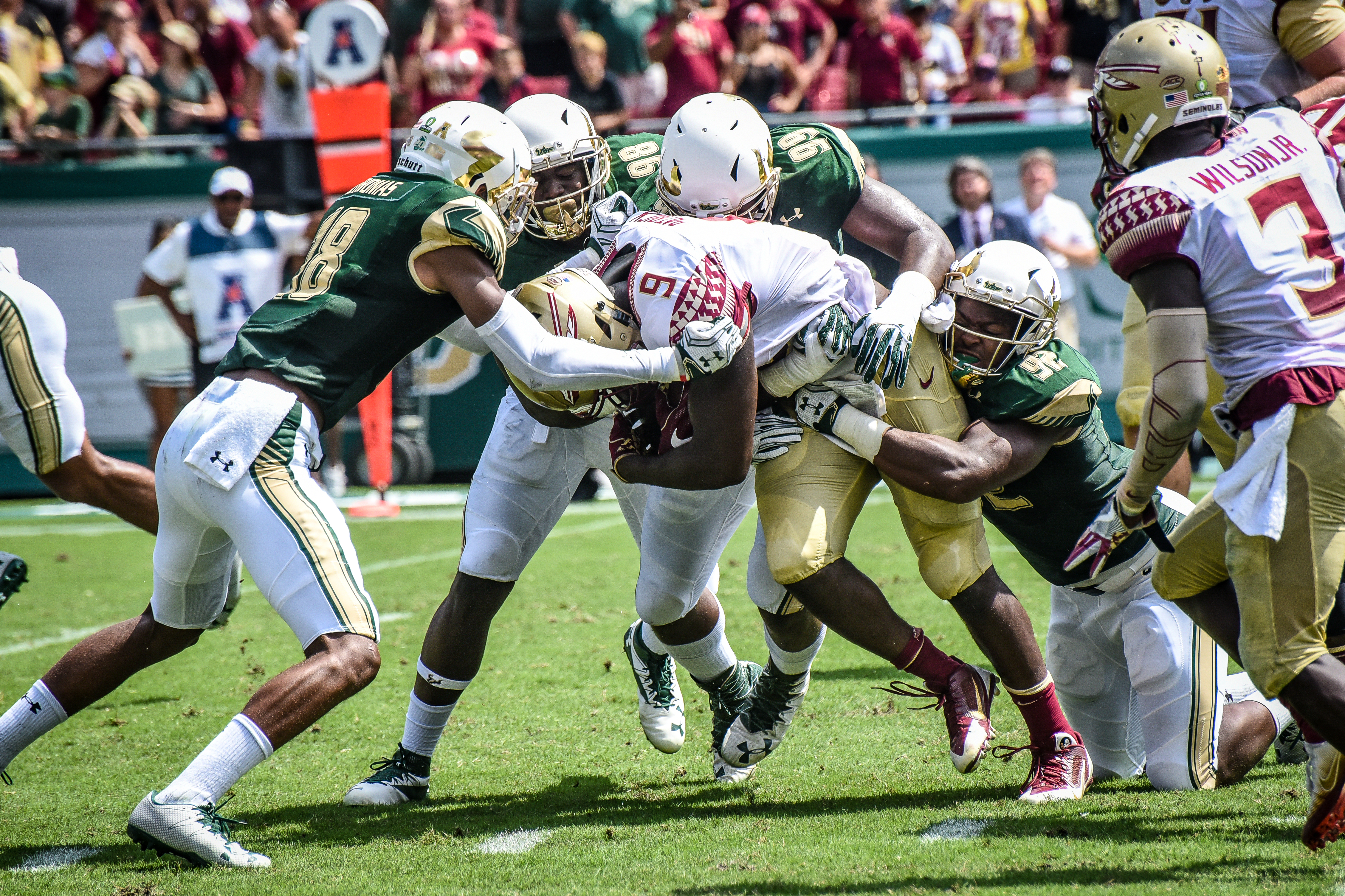 FSU vs USF 2016 70 - Jaymon Thomas Kevin Bronson Mike Love bottle up Jacques Patrick by Dennis Akers (4512x3008)