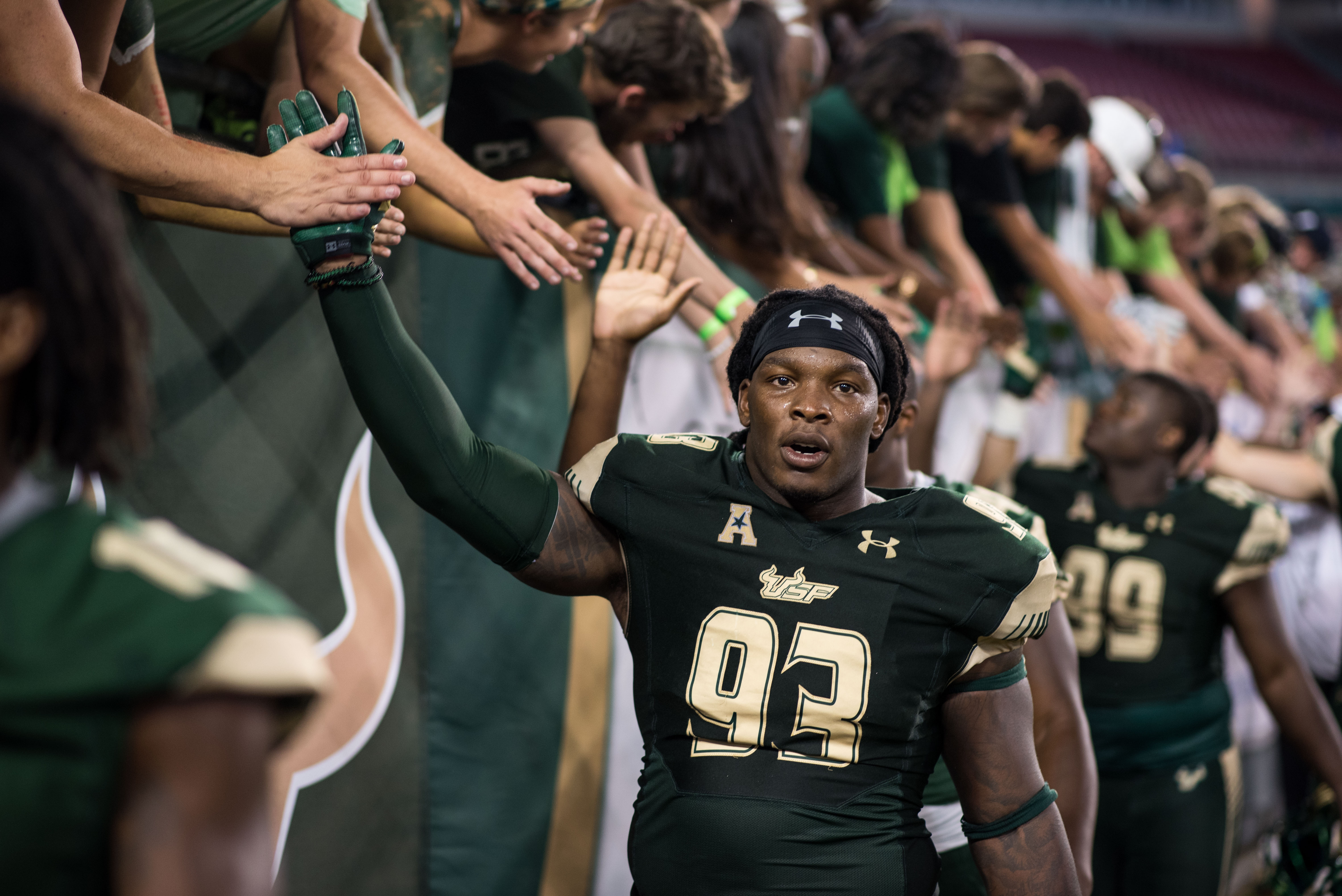 USF DE Daniel Awoleke