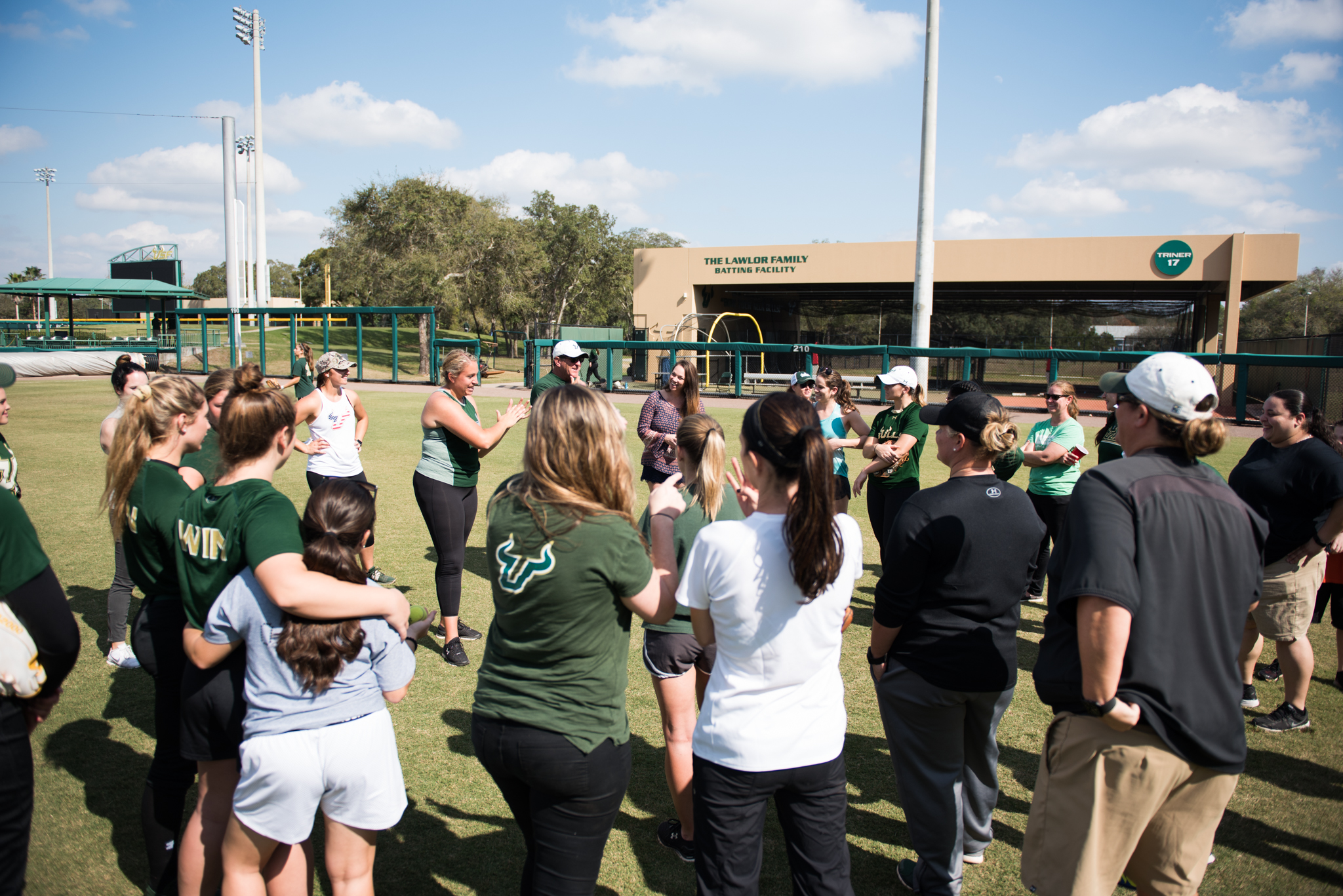 2017 USF Bulls Softball Coach Ken Eriksen Addresses Alumni Group by Dennis Akers | SoFloBulls.com