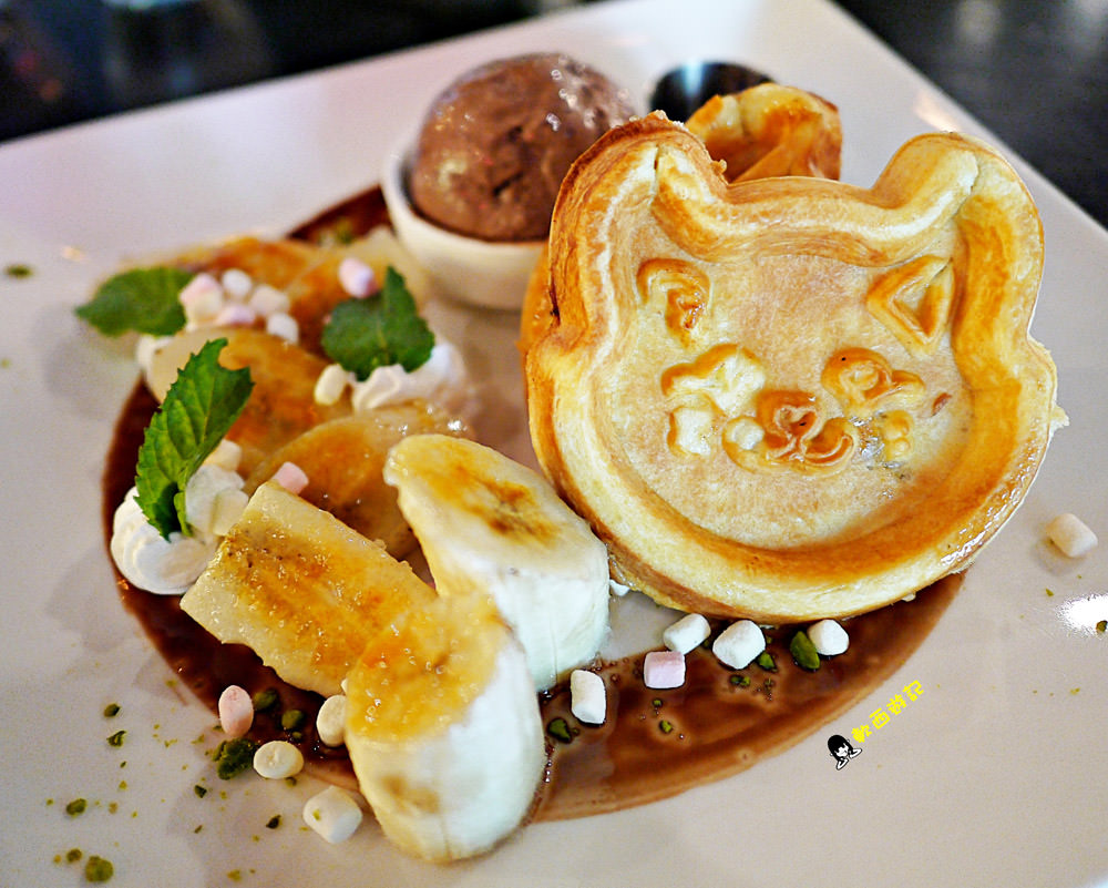 已歇業)西門町美食》Machi Doggie Fashion & Coffee○藝人昆凌開的寵物友善餐廳! 超萌Machi造型鬆餅立體狗狗拉花-  軟西，遊記