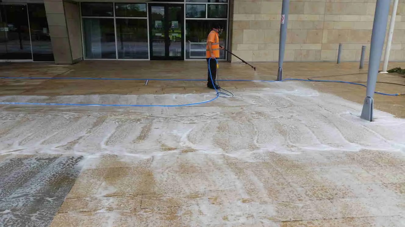 Read more about the article Civic Center Livingston West Lothian Chewing Gum Removal Softwash Application.