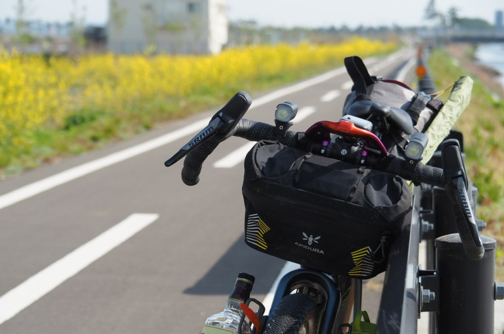 Apidura レーシング ハンドルバーバッグ5L レビュー】『Apidura：レーシング ハンドルバーバッグ5L』が