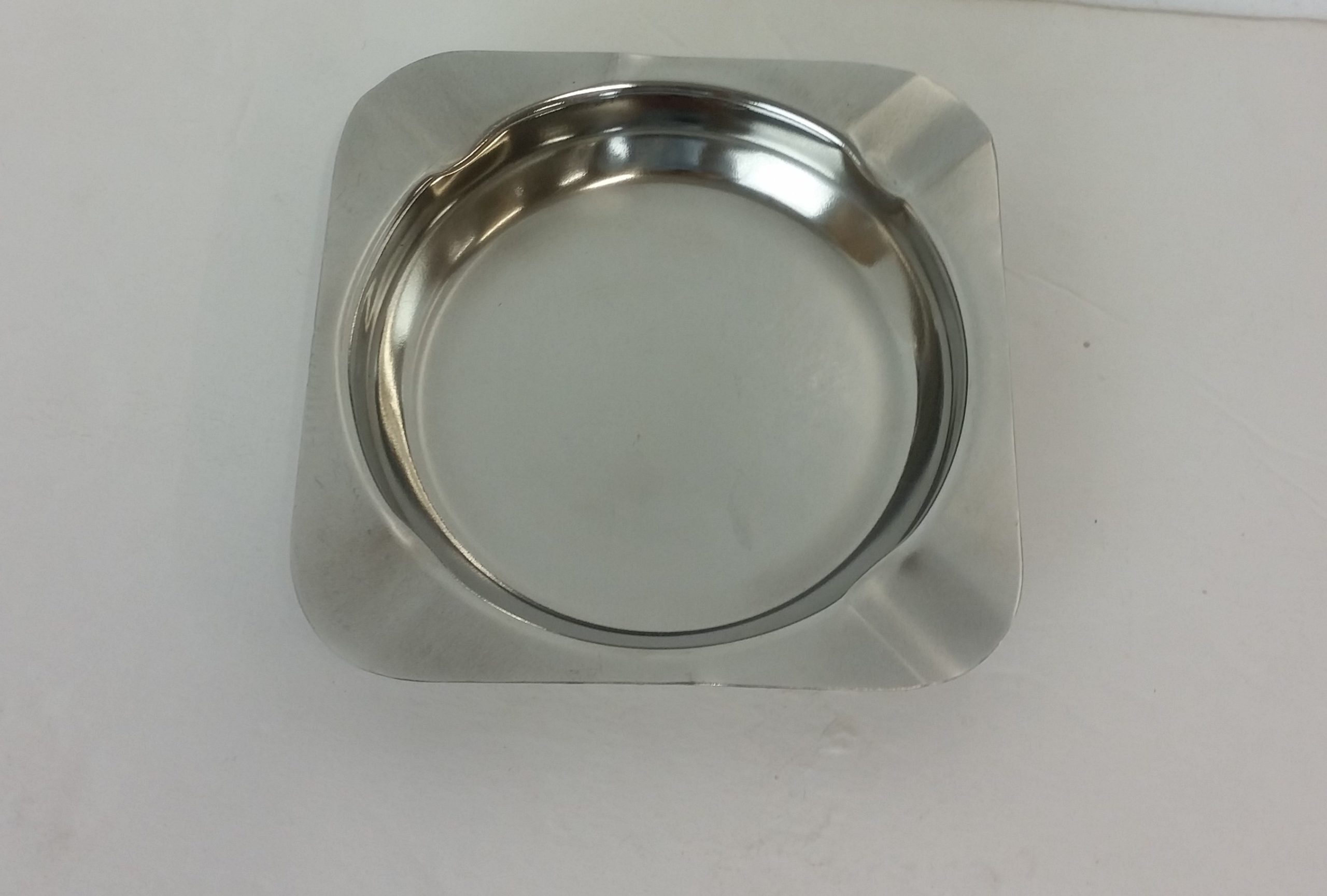 CENICERO CUADRADO ACERO INOX.