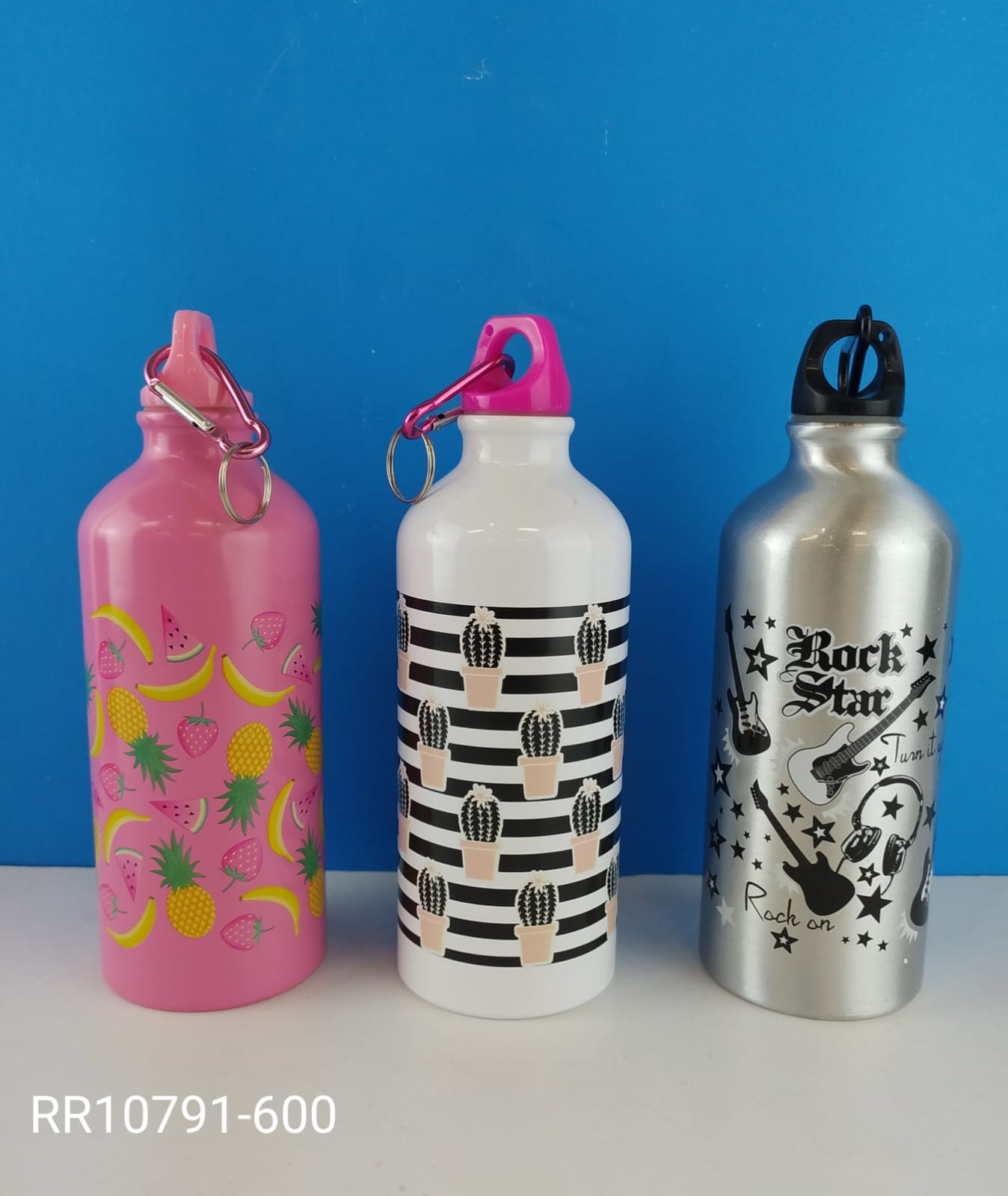 Botella de aluminio estampada 600 ml, surtida