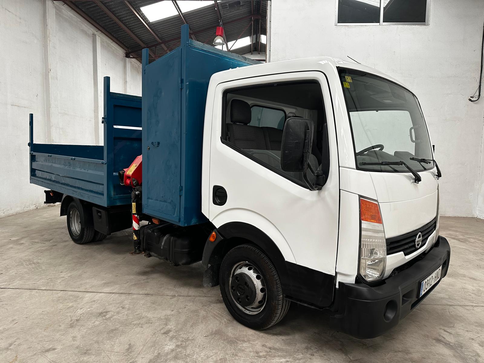 Nissan Cabstar 2012