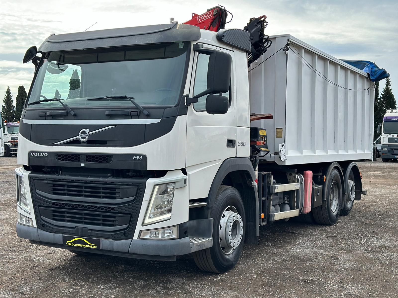 VOLVO F330 2015