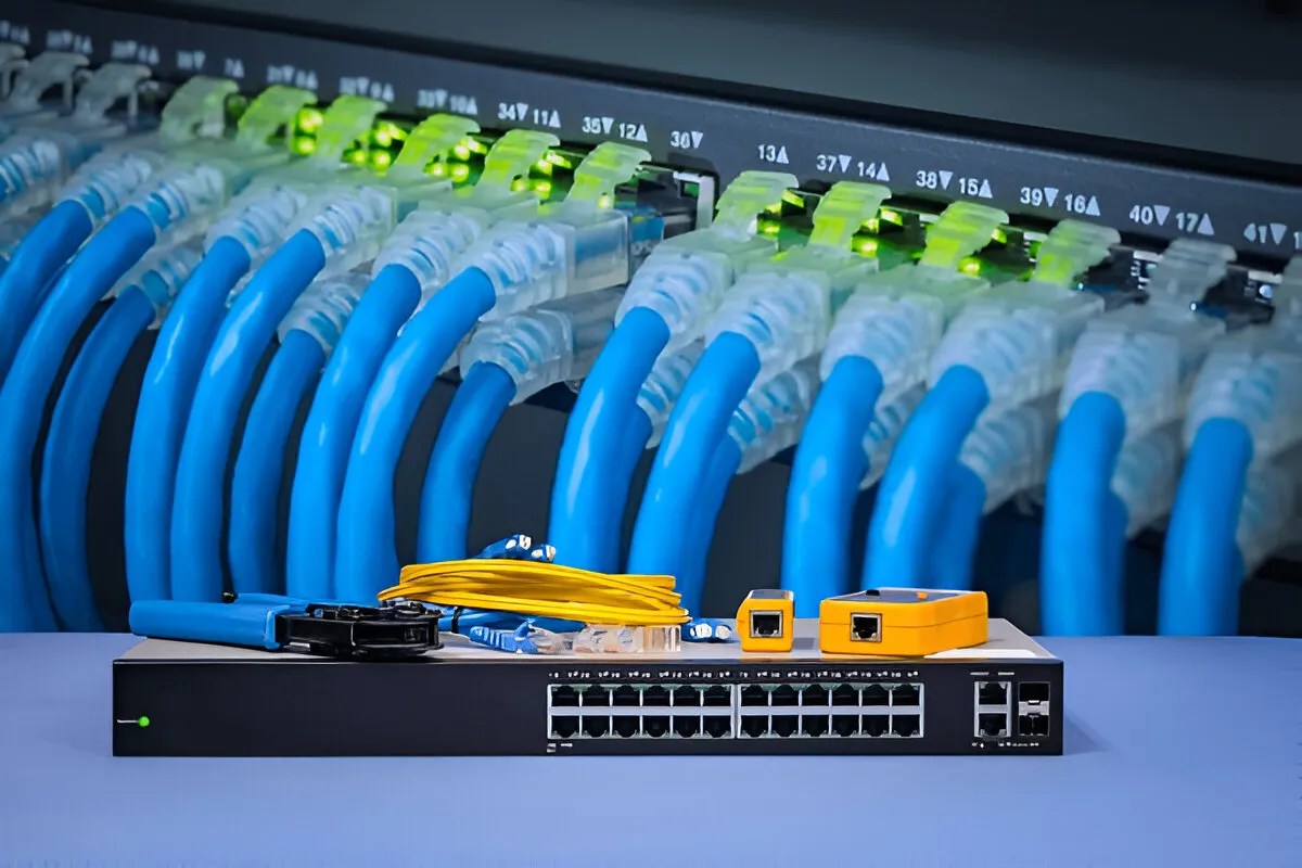 blue-colored wire connecting with machine