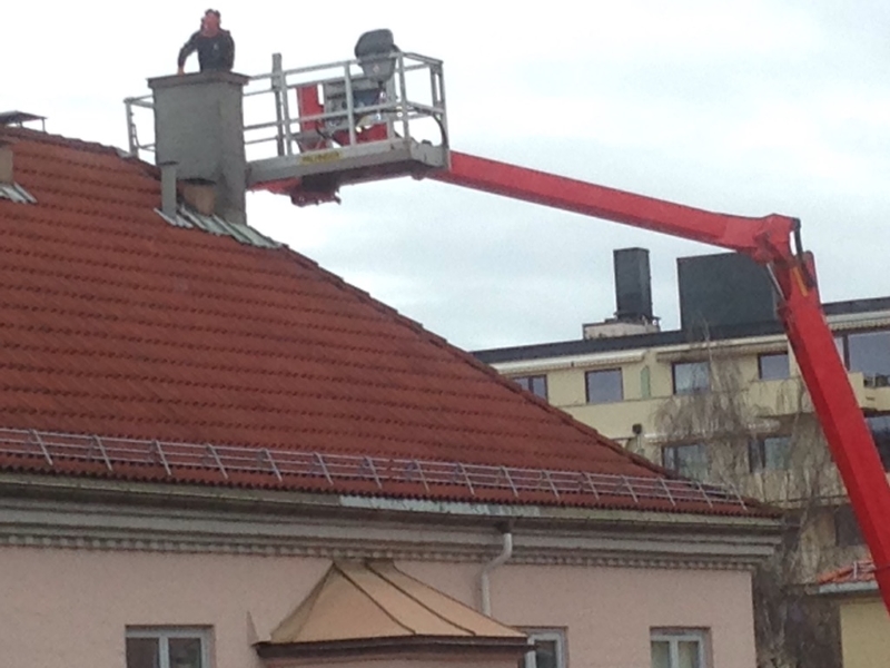 Pipehatter monteres med lift.