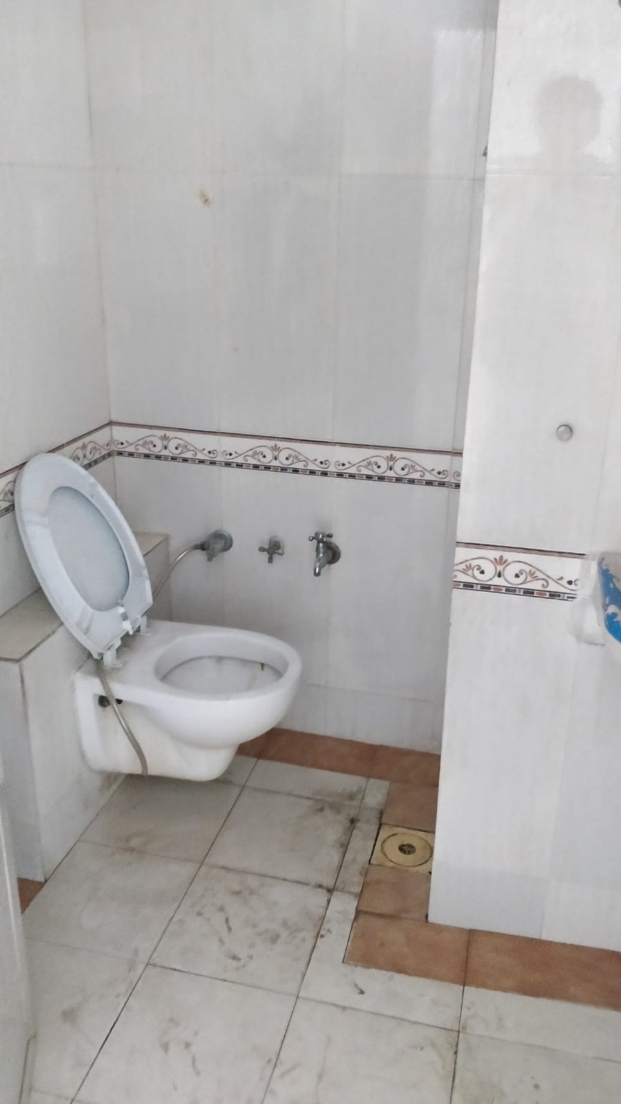 3BHK Flat for sale – 165 SQ Yard – Var Unfurnished, Allotted Parking – Flat in Jodhpur Satellite