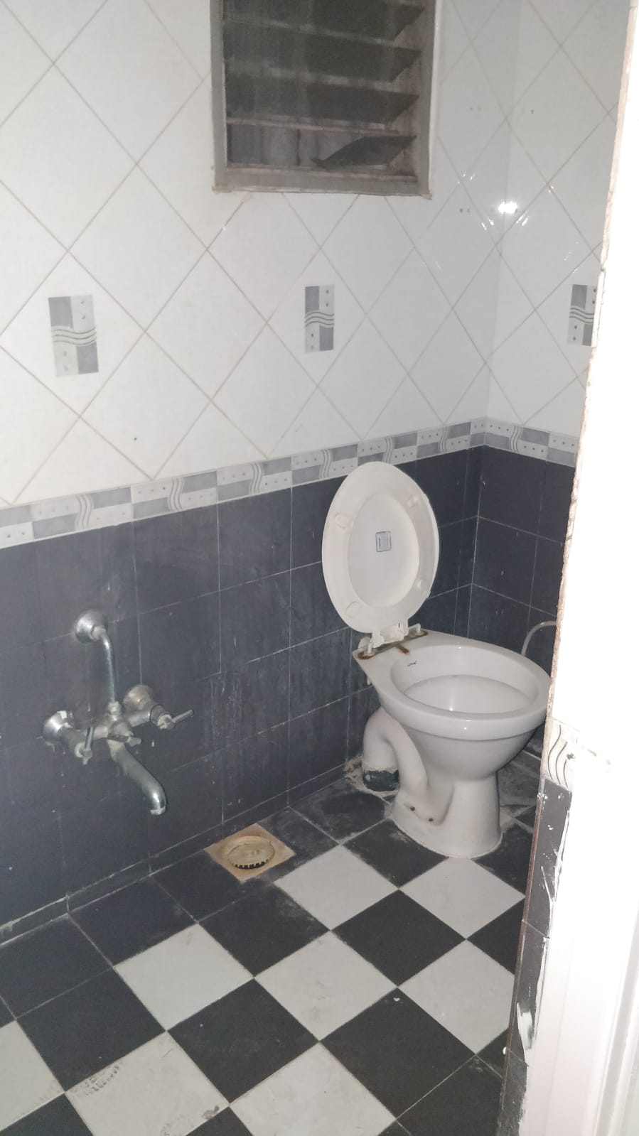 3BHK Flat for sale – 165 SQ Yard – Var Unfurnished, Allotted Parking – Flat in Jodhpur Satellite