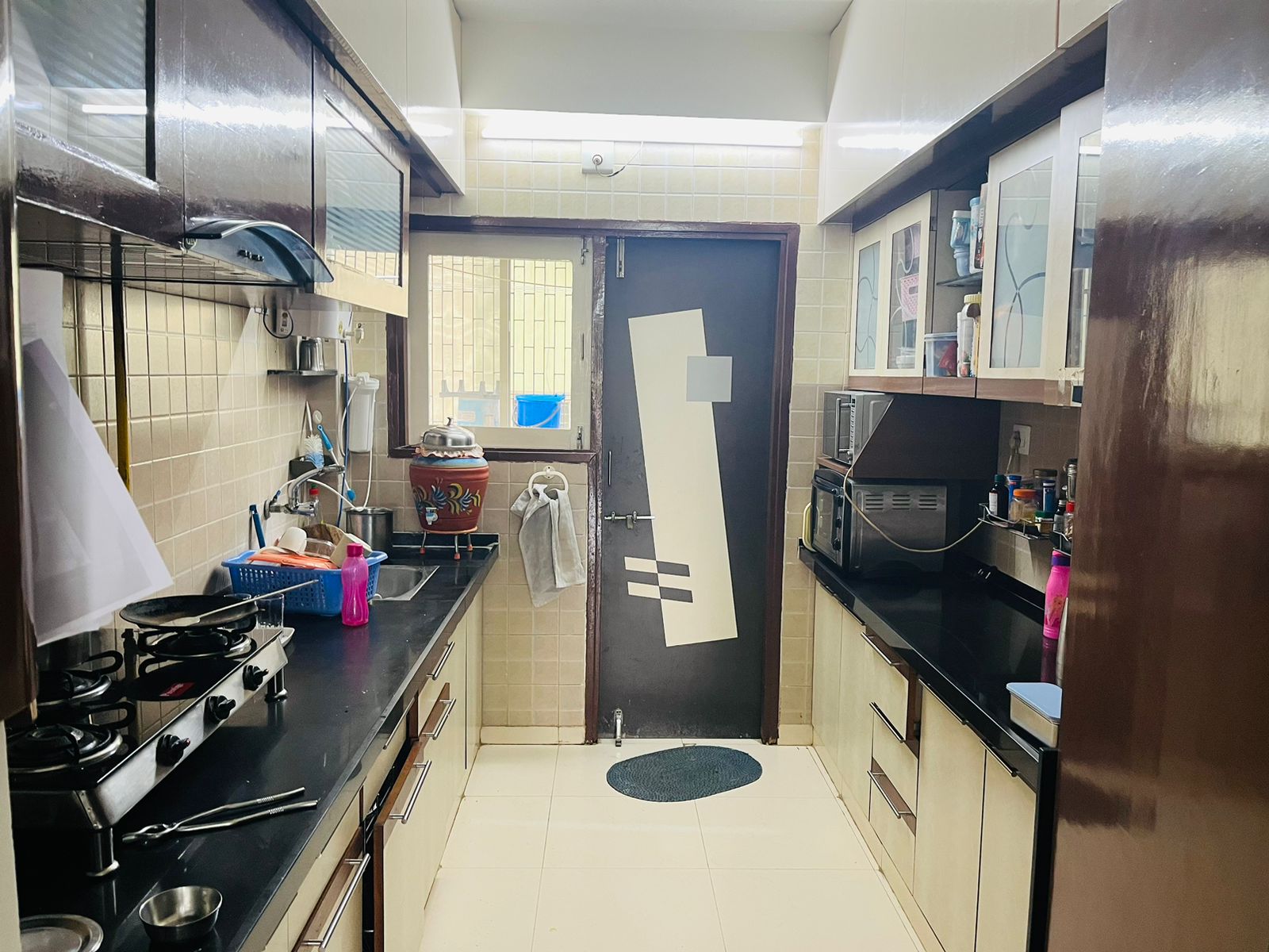 Specious 2BHK Fully Furnished at Jodhpur- Satellite Ahmedabad