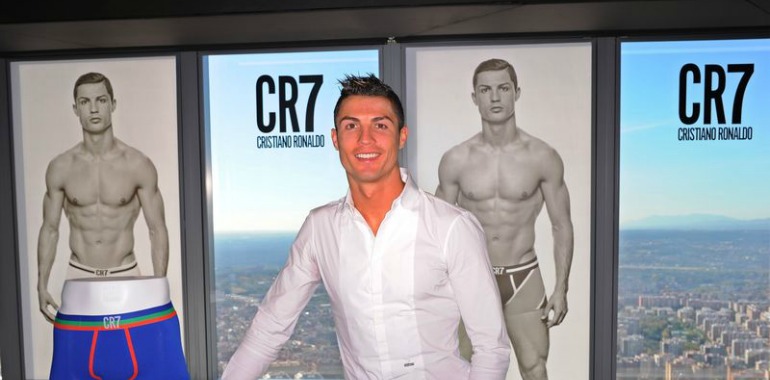 Demandan a Cristiano por la marca CR7 - SOMOS INVICTOS