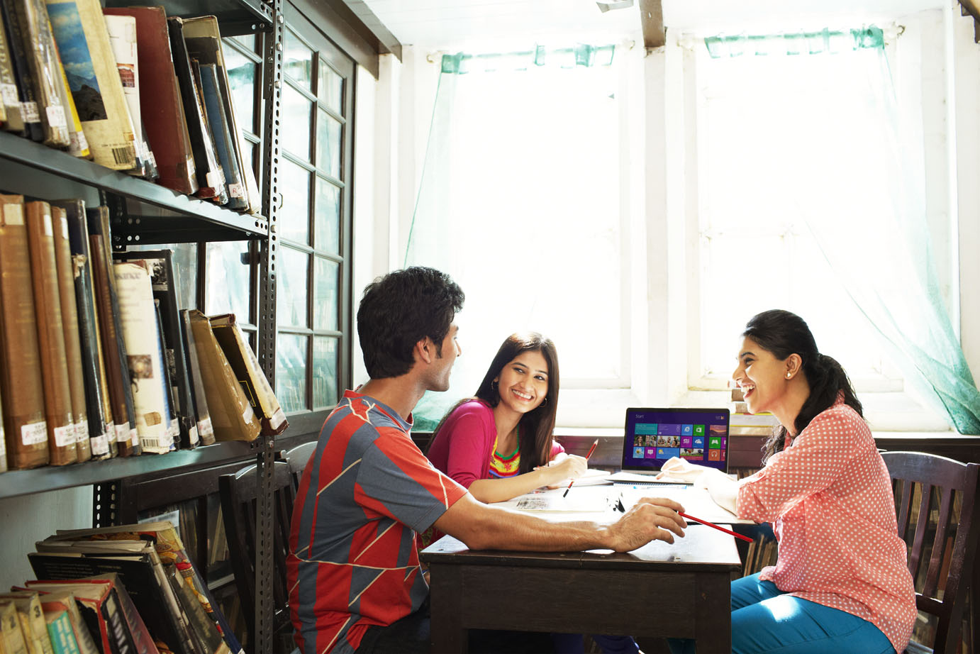 Cursos gratis de Microsoft y Eidos Global para rendir al máximo en tus labores