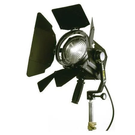 Fresnel Lowel halógeno 650w