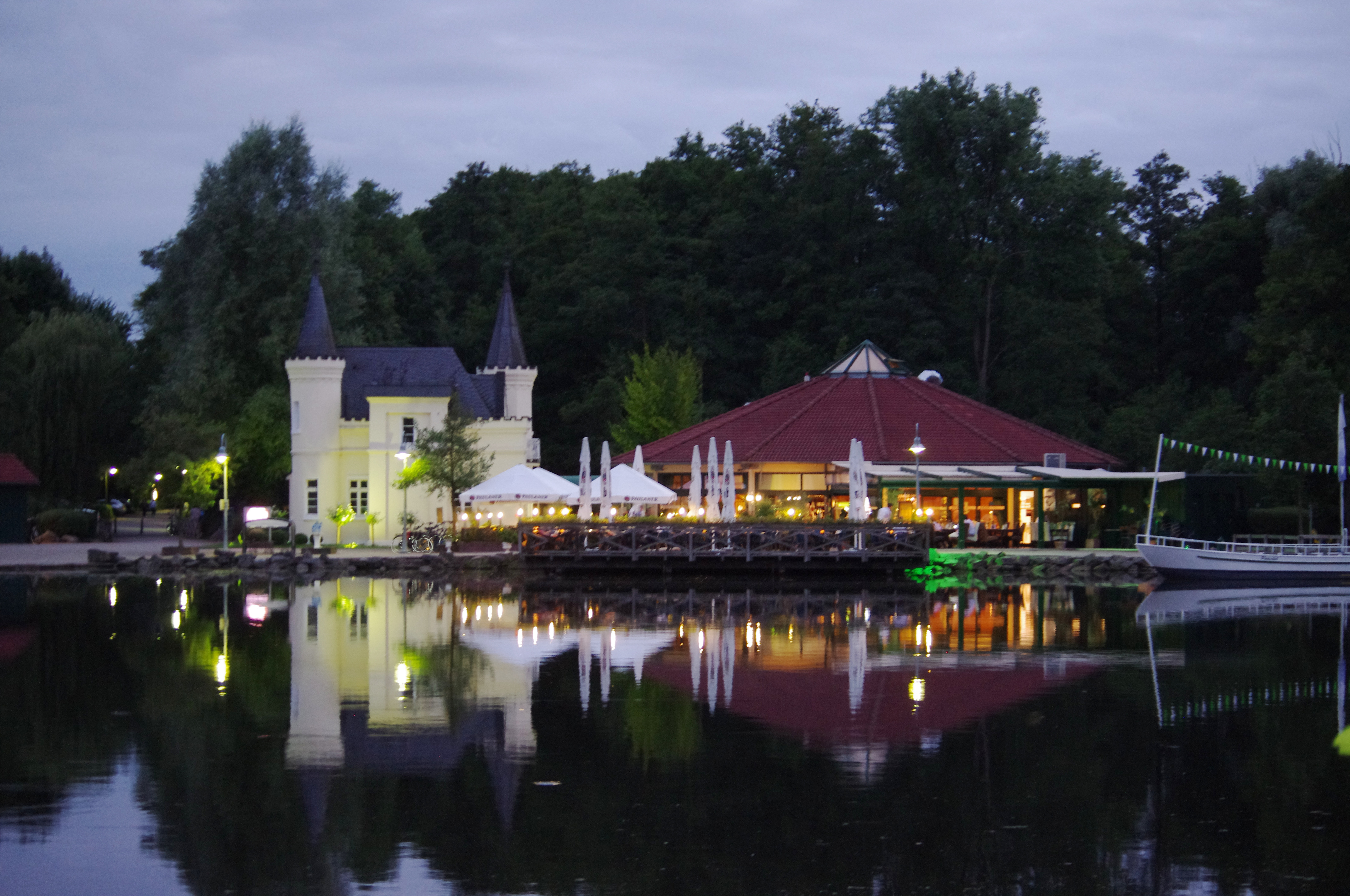 Inselschlösschen (Gaststätte) am Hariksee - Niederrhein