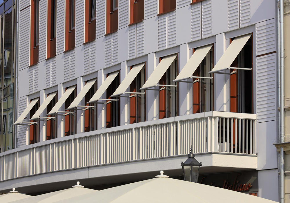 Geschütztes design und ausgefallene technik in einer markise. Fallarmmarkise WAREMA 355 | WAREMA Fachpartner MÃ¼nchen