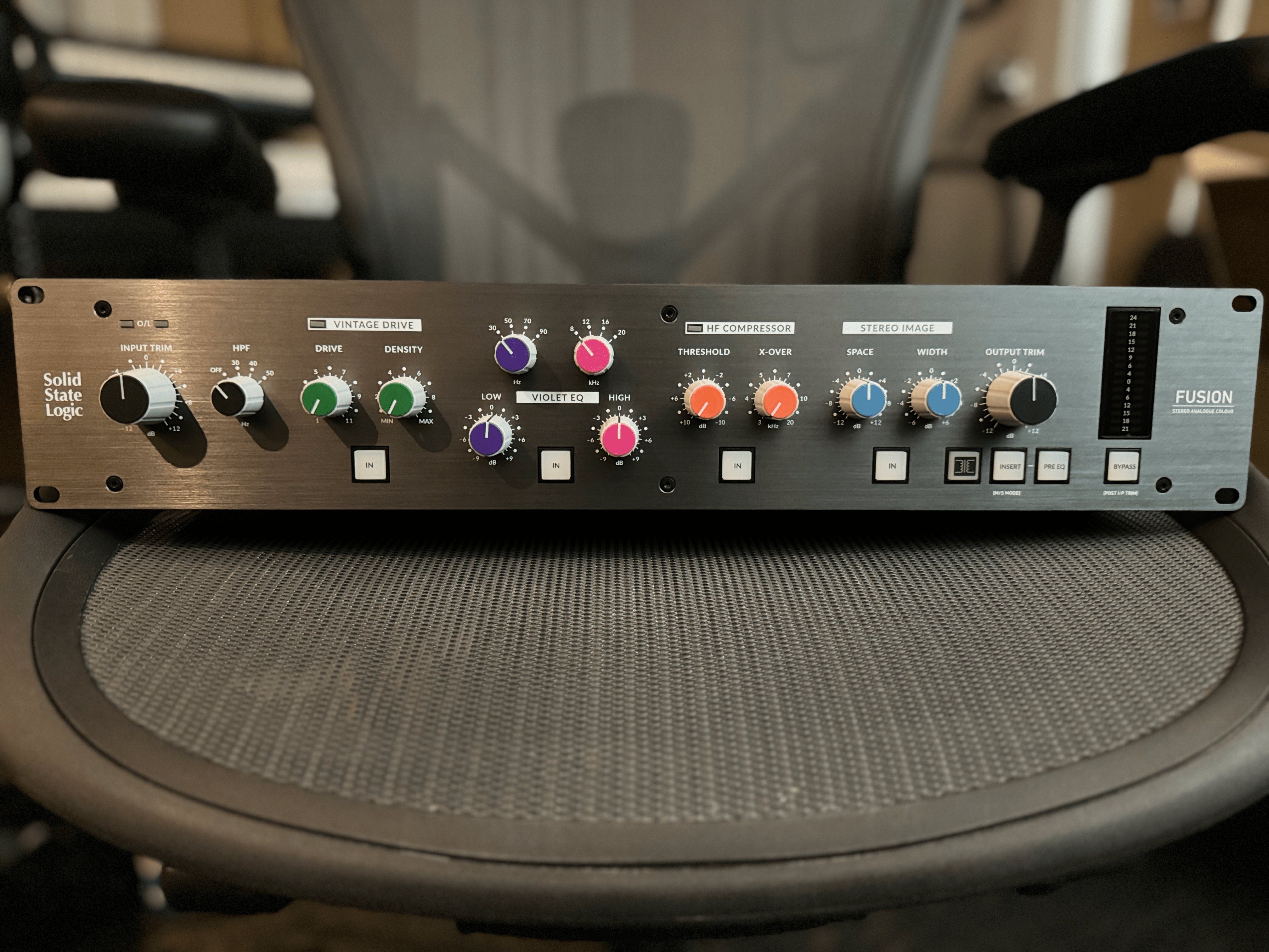 SSL Fusion 리뷰 — 아날로그 감성으로 믹스의 깊이를 더하다