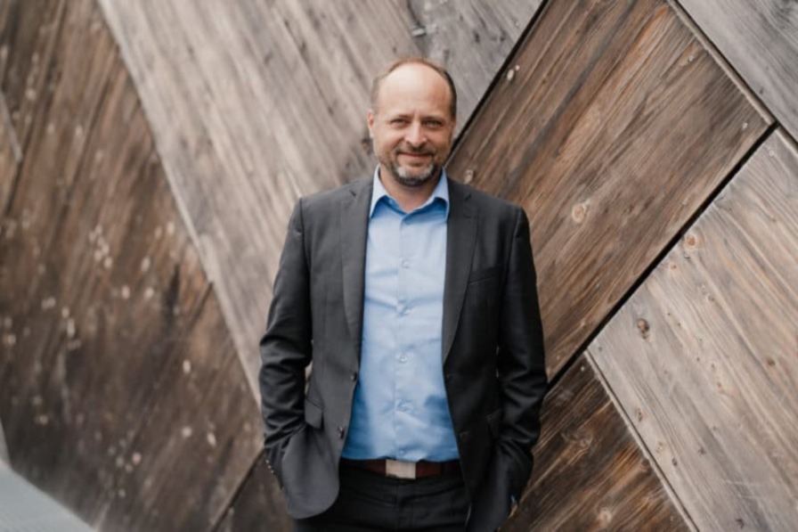 Computing the impossible: New machines, new possibilities