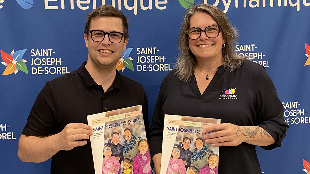 Vincent Deguise, maire de Saint-Joseph-de-Sorel et Caroline Richard de SpidoCaro. Photo courtoisie de la ville de Saint-Joseph-de-Sorel