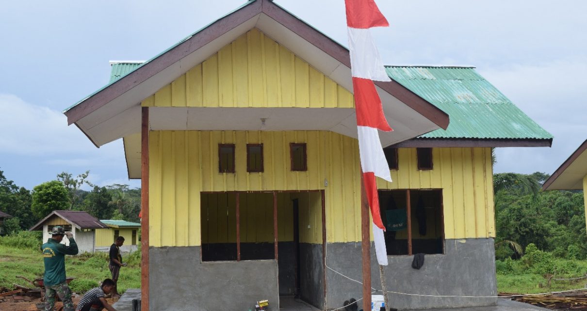 Rumah semi permanen adalah rumah yang dibangun dengan material bangunan tetap namun pada area sementara temporary area. 9 Unit Rumah Semi Permanen Di Sailala Bisa Dinikmati Masyarakat