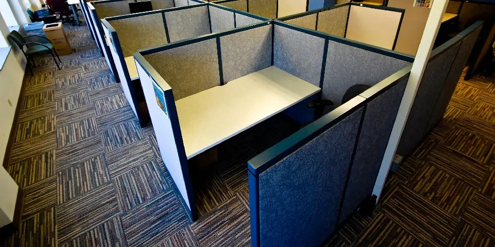 How to Soundproof a Cubicle: The Ultimate Guide to Noise Reduction