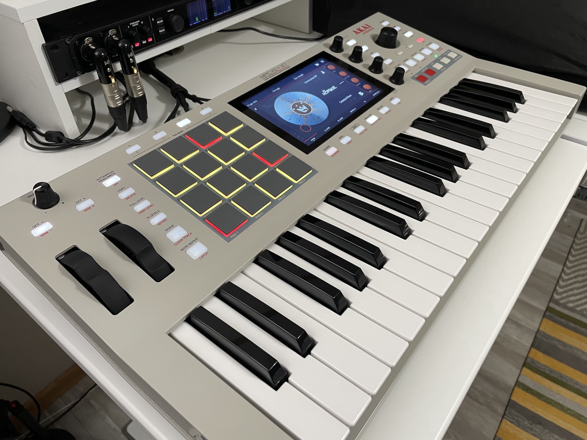 Review: AKAI Advance 61 Keyboard Controller
