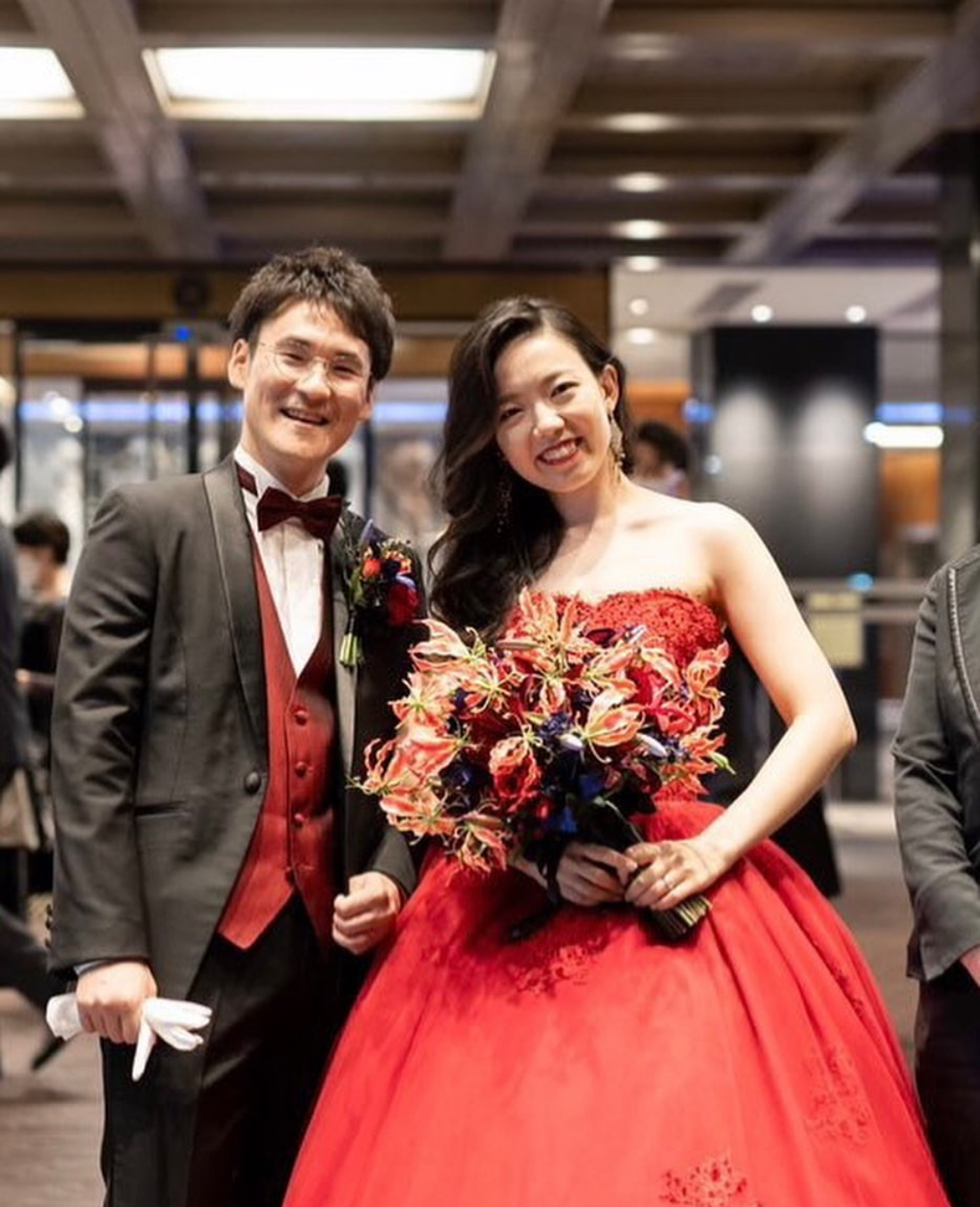 ドレスの色から考えるウエディングブーケ - sourire bouquet（スーリル