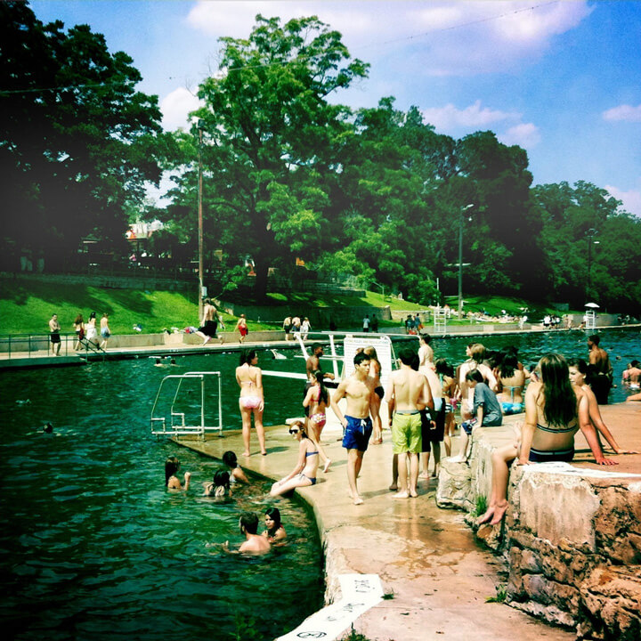 Barton Springs Pool, an important leisure site located in Zilker Metropolitan Park, Austin, Texas, and fed by the Edwards Aquifer, May 29, 2010. Photograph by Rob Zand. Courtesy of Rob Zand (CC BY-SA 2.0). Barton Springs Pool, an important leisure site located in Zilker Metropolitan Park, Austin, Texas, and fed by the Edwards Aquifer, May 29, 2010. Photograph by Rob Zand. Courtesy of Rob Zand (CC BY-SA 2.0).