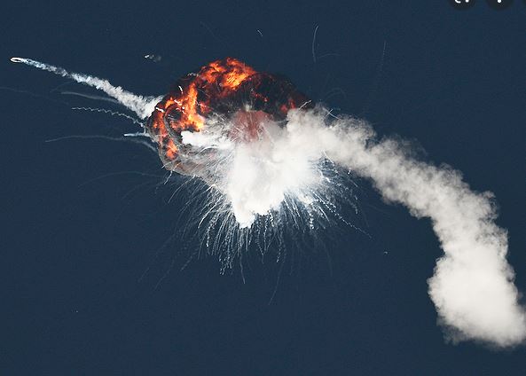 Cohete de la empresa Firefly Aerospace explota instantes después de su primer lanzamiento