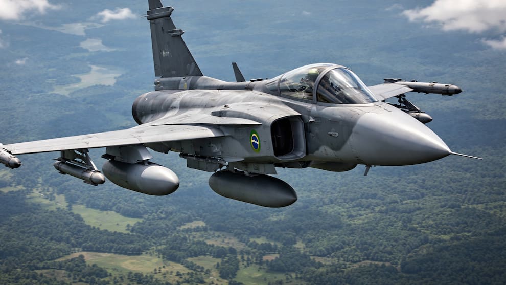 Llegó el primer caza supersónico fabricado en Latinoamérica: el F-39E Gripen 🛩️🇧🇷