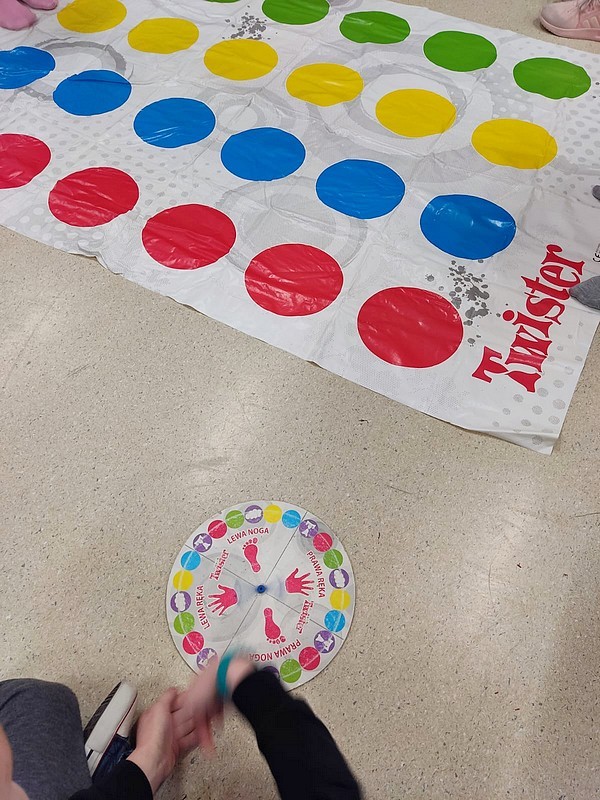 1 (40)