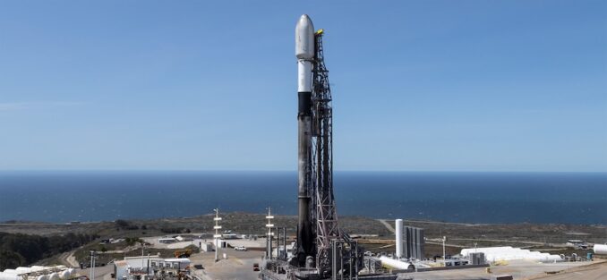 SpaceX Launches 25 Starlink Satellites to Polar, Low Earth Orbit (2026)