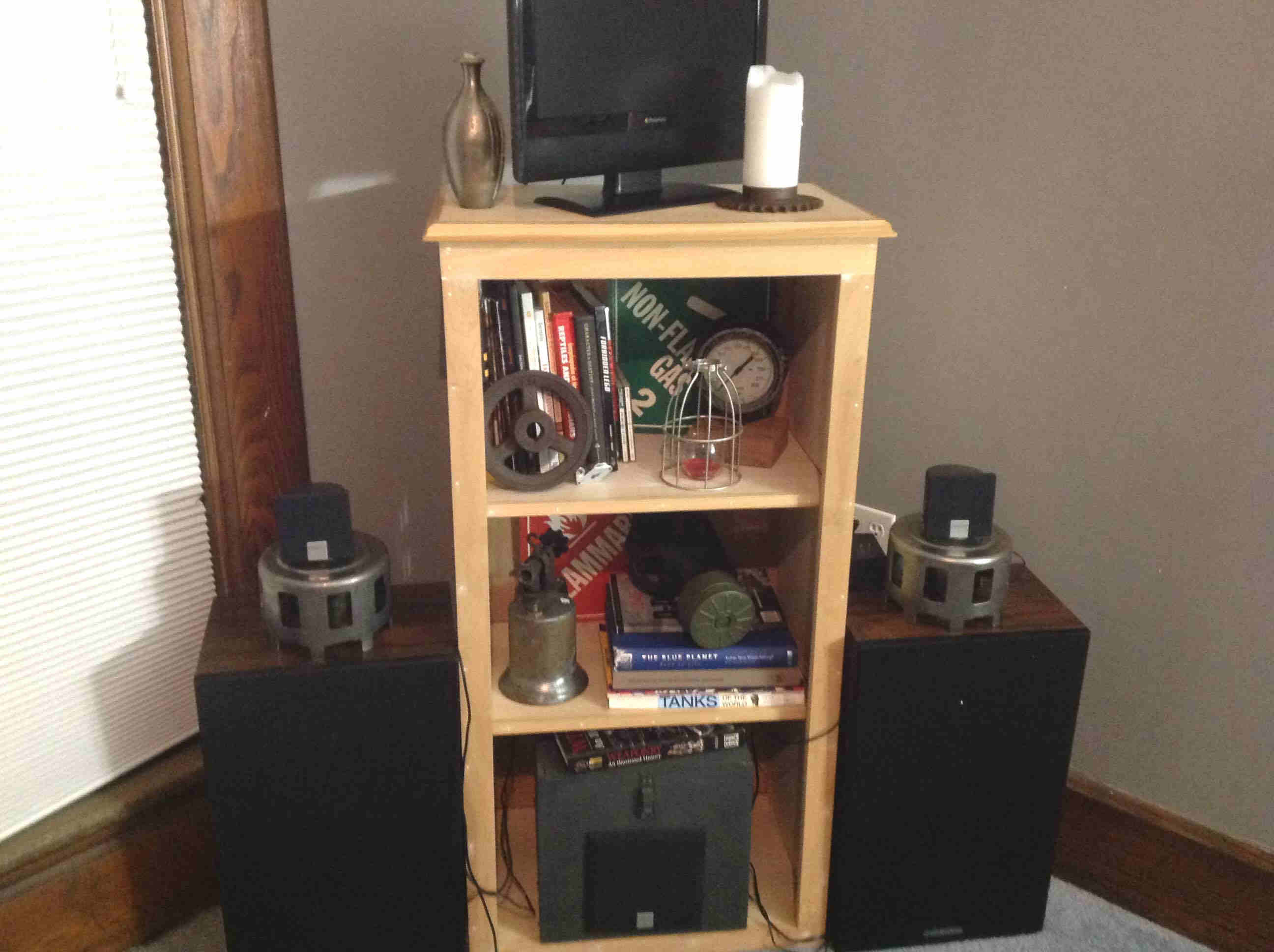 Items in storage cubes