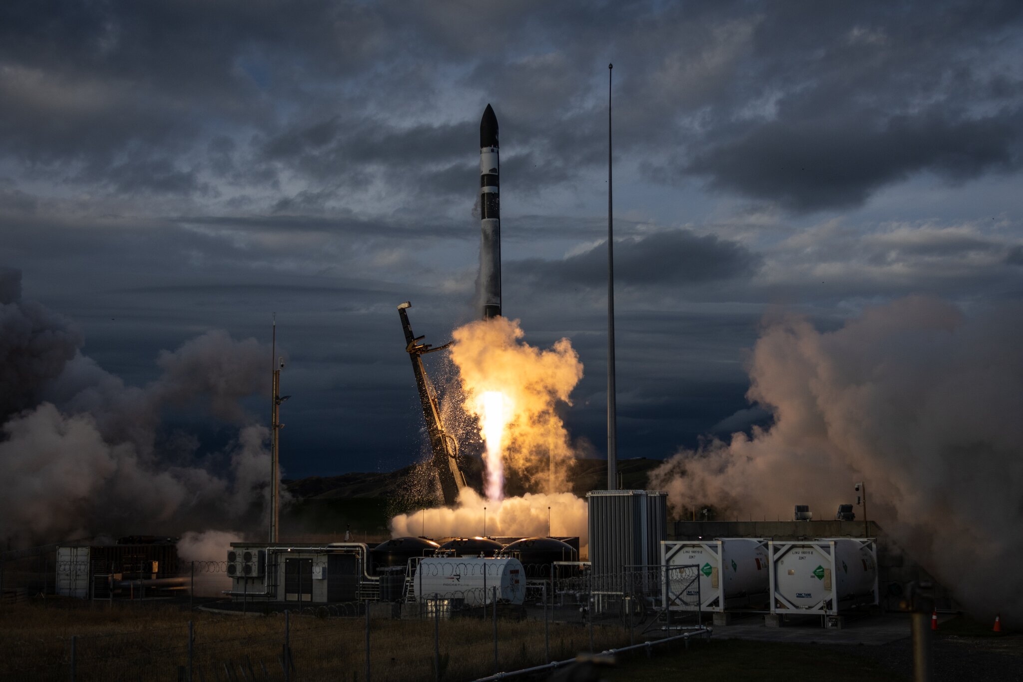 Rocket Lab's Success: Securing Launch Contracts with iQPS (2026)