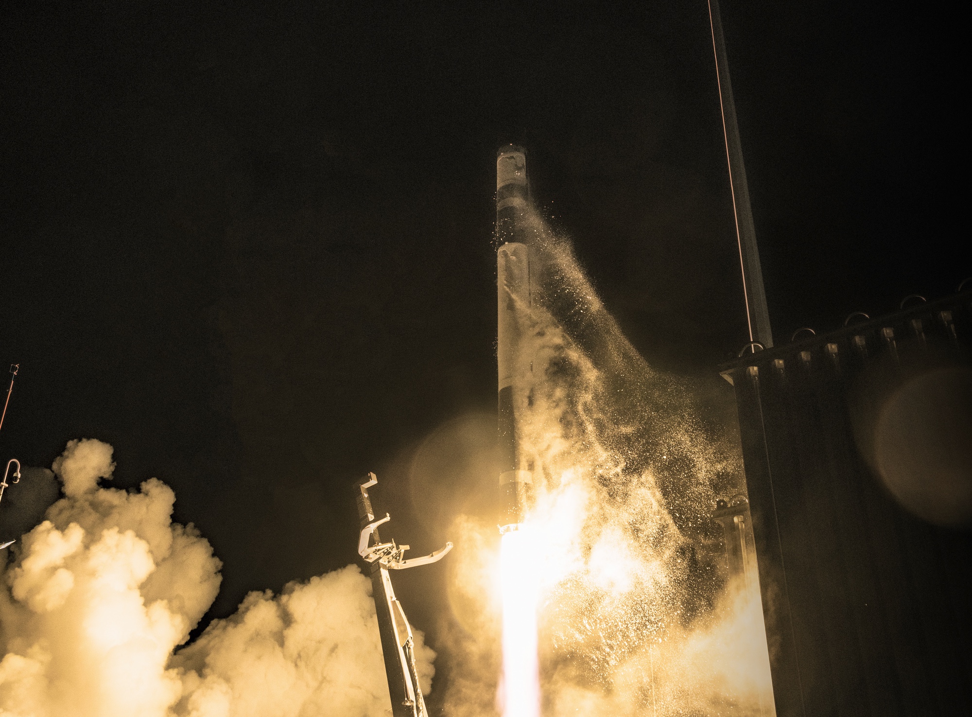 Rocket Lab запустила девятый спутник для iQPS