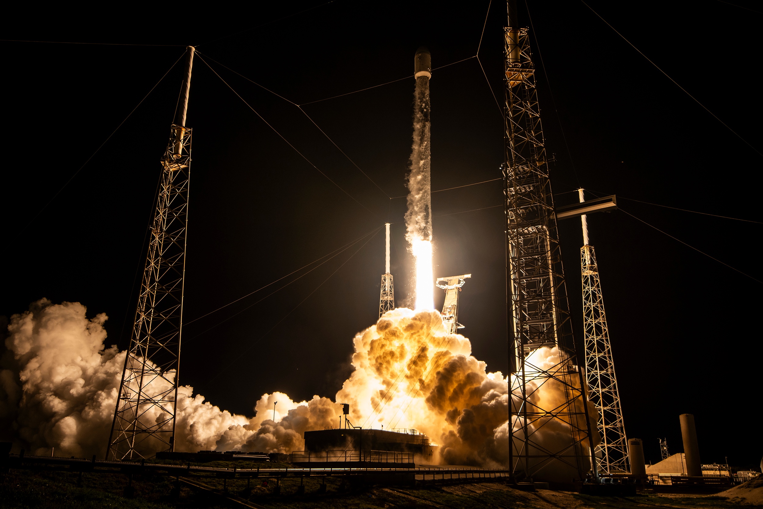 spacenews.com - Jeff Foust - Satellite operators emphasize launch deals in a constrained market