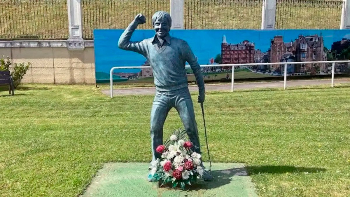 В Испании исчез памятник легенде гольфа Севе Баллестеросу — власти подозревают кражу