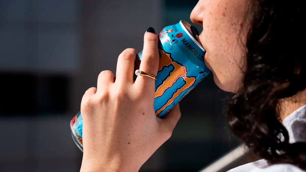 Испания запретит продажу энергетиков детям