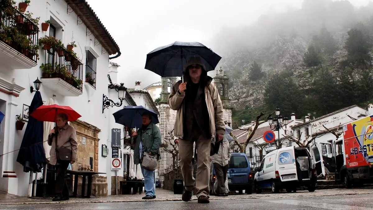 красный уровень опасности в Испании