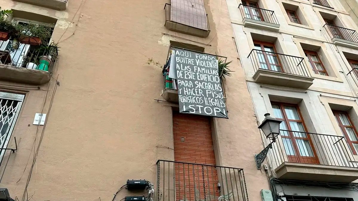 Власти Испании отклонили почти 85 тысяч нелегальных туристических квартир за первый год новой системы