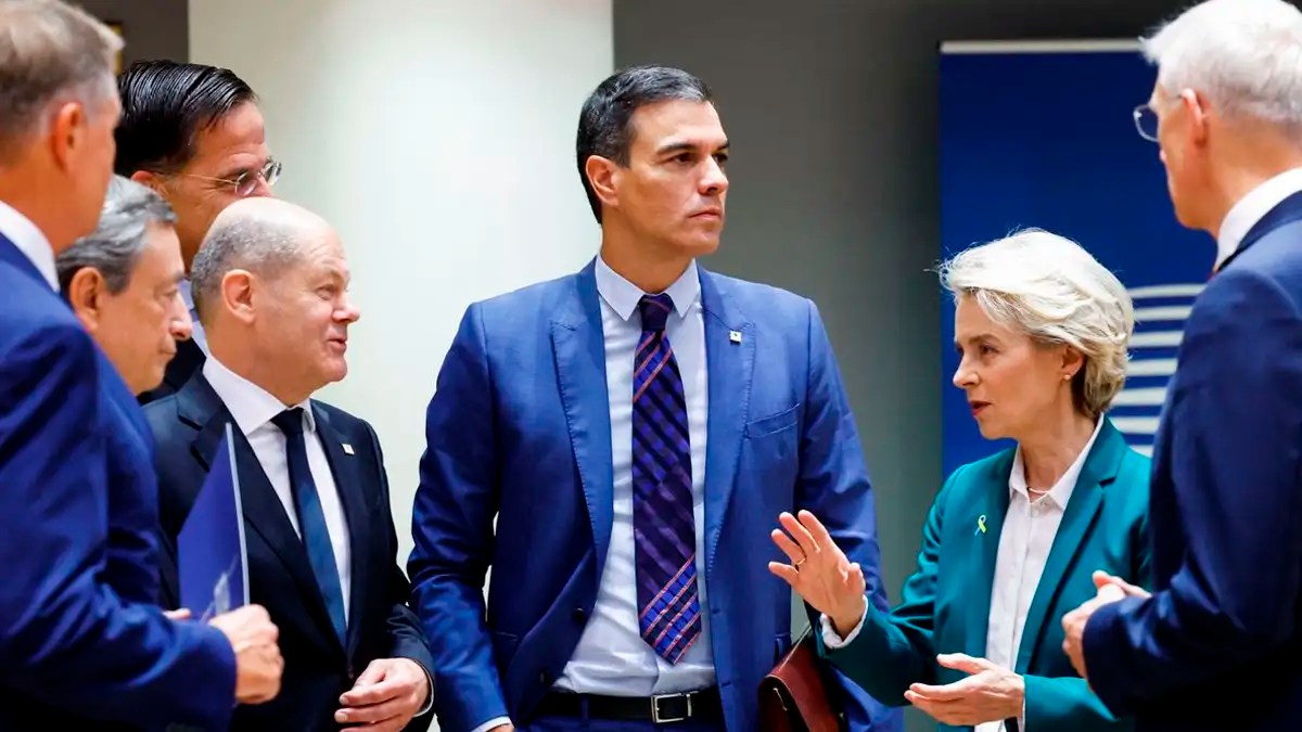 ЕС поддержал Санчеса после критики Илона Маска