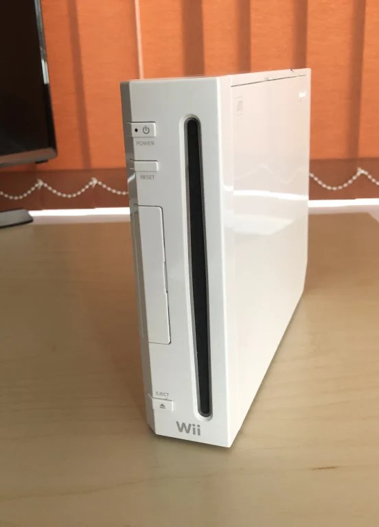 How To Clean A Nintendo Wii Game Console Wii Main Unit