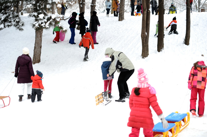 Vacanța de iarnă are durata de trei săptămâni, astfel că școala reîncepe în data de 14 ianuarie 2019. VacanÈ›a De IarnÄƒ Incepe Pe 23 Decembrie Cand Vor Fi Reluate Cursurile È™i In Ce PerioadÄƒ Este ProgramatÄƒ UrmÄƒtoarea VacanÈ›Äƒ Sparknews Ro
