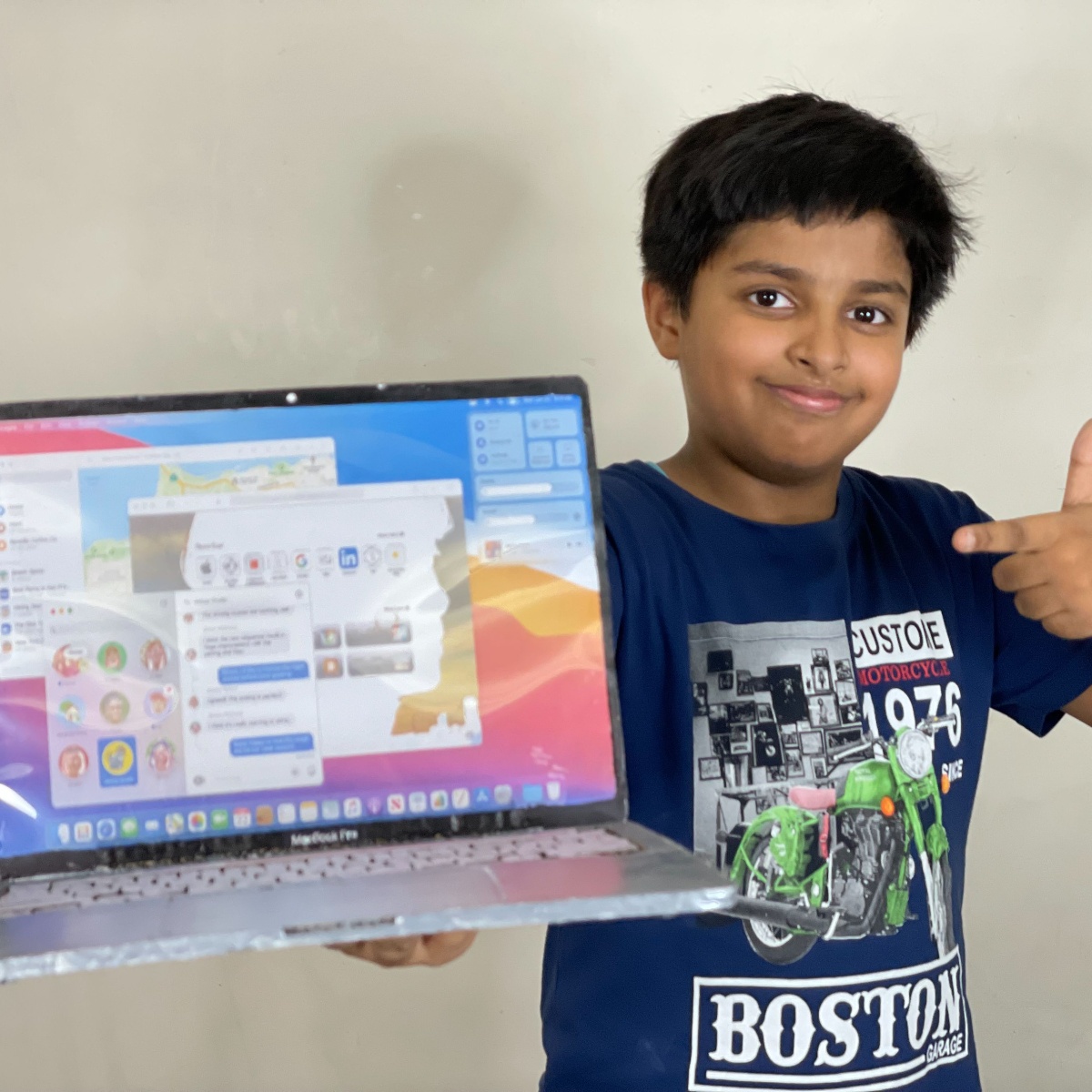 How to make Apple Macbook Pro Template