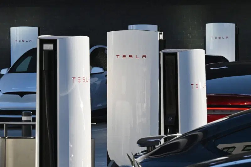 Tesla Reports 16% Profit Drop to $1.2 bn on Lower Auto Sales