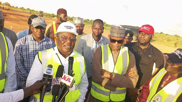 Umahi Warns Contractors Against Abandoning Project Sites