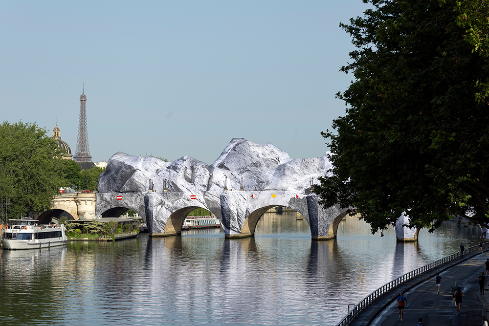 Is the Pont-Neuf Bridge the Modern Plato's Cave? A Philosophical Art Installation Explained (2026)
