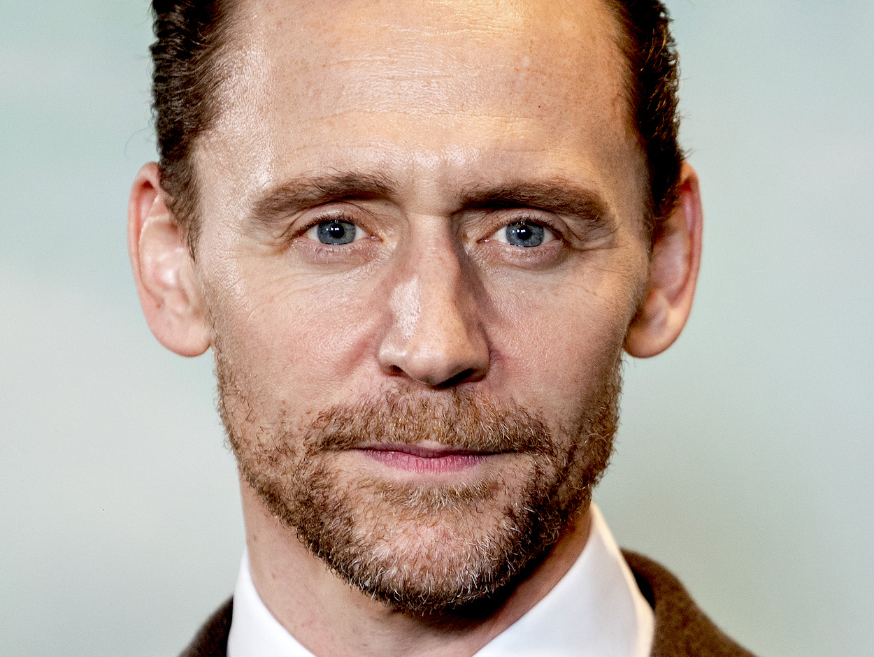 Tom Hiddleston's Cringeworthy Football Motivational Videos: Too Much Shakespeare? (2026)